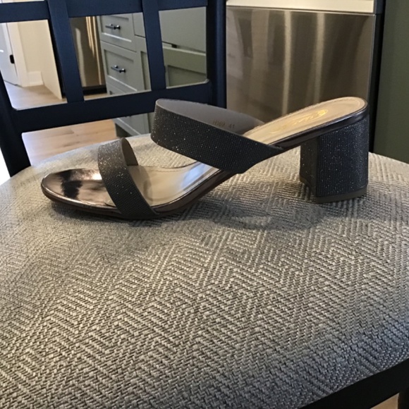 Brand new Italian Shoes Size 9 - Picture 3 of 4